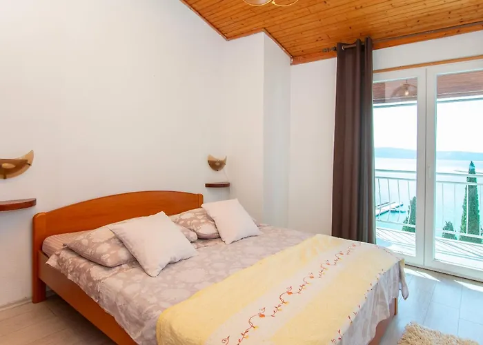 Ozren Apartment Omis