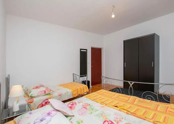 Ozren Apartment Omis