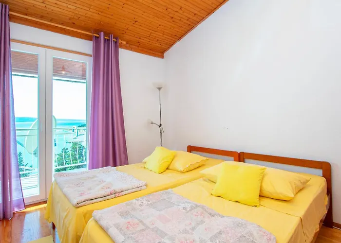 Apartment Ozren Omis