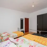 Ozren Apartman Omiš