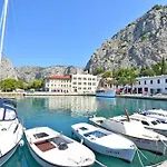 Ozren Apartman Omiš